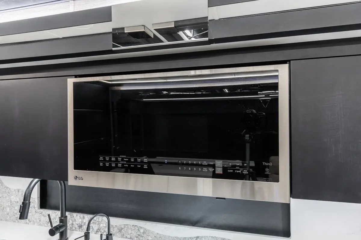 2024 Tiffin Motorhomes Zephyr