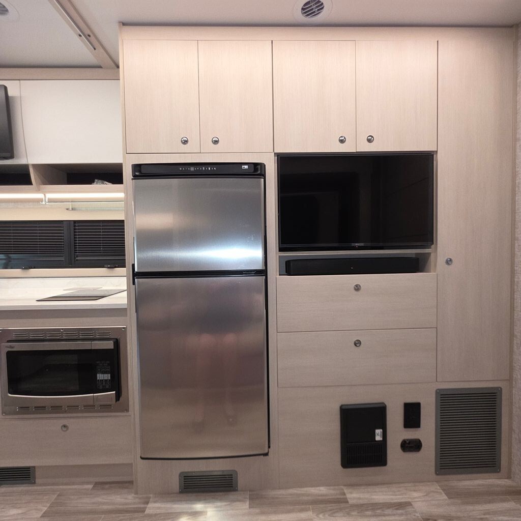 2025 Tiffin Motorhomes Wayfarer Class C Motorhome