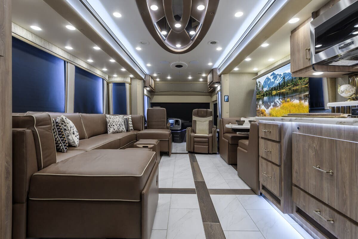 2026 Foretravel Realm FS605