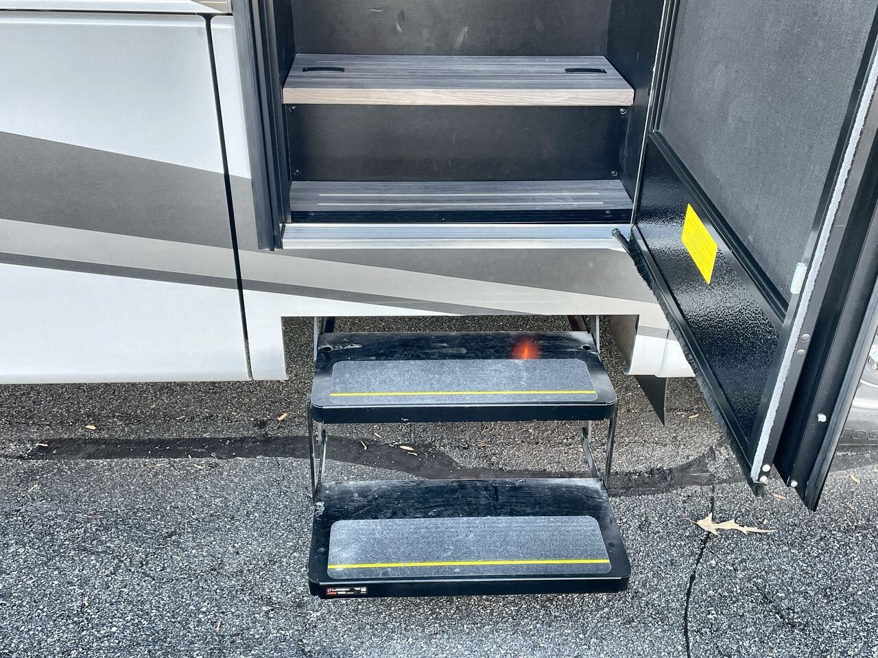 2026 Holiday Rambler Vacationer