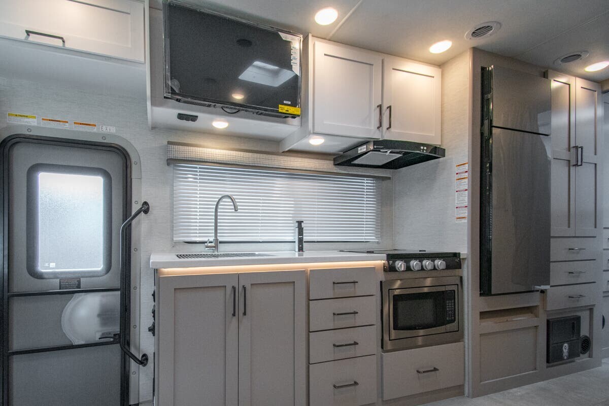 2026 Thor Motor Coach Quantum Sprinter