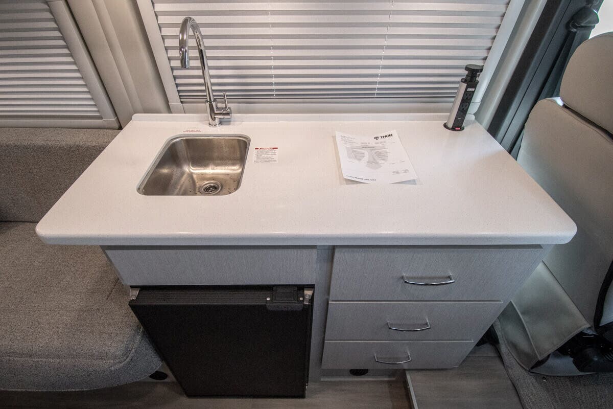 2026 Thor Motor Coach Tellaro