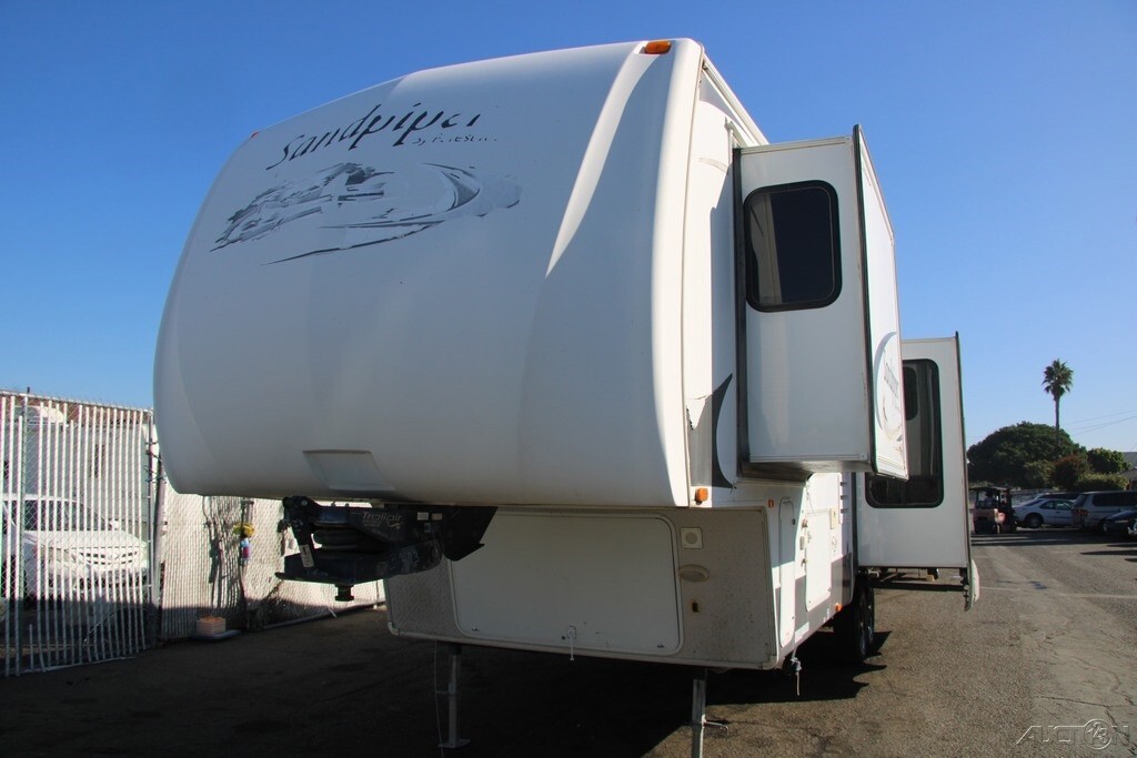 2009 Forest River Sandpiper Fifth Wheel