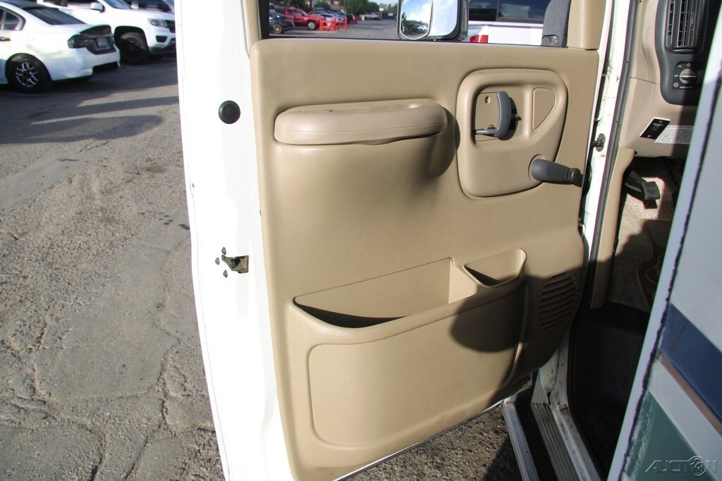 2000 Thor Motor Coach Four Winds Five Thousand Motorized Class C