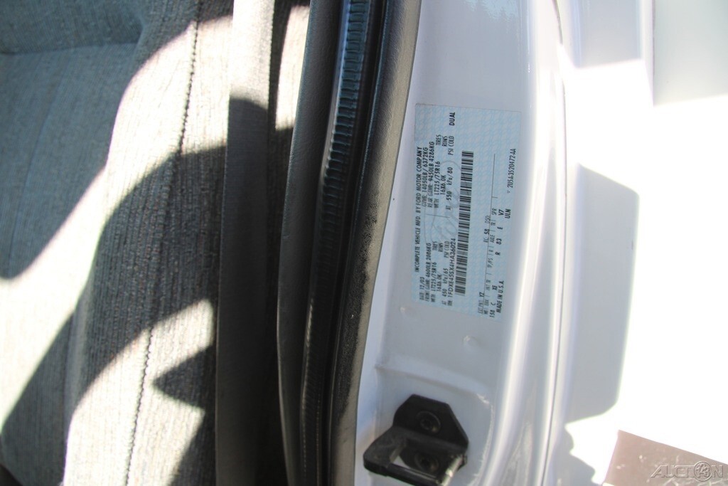 2004 Winnebago Minnie RV Motorized Class C