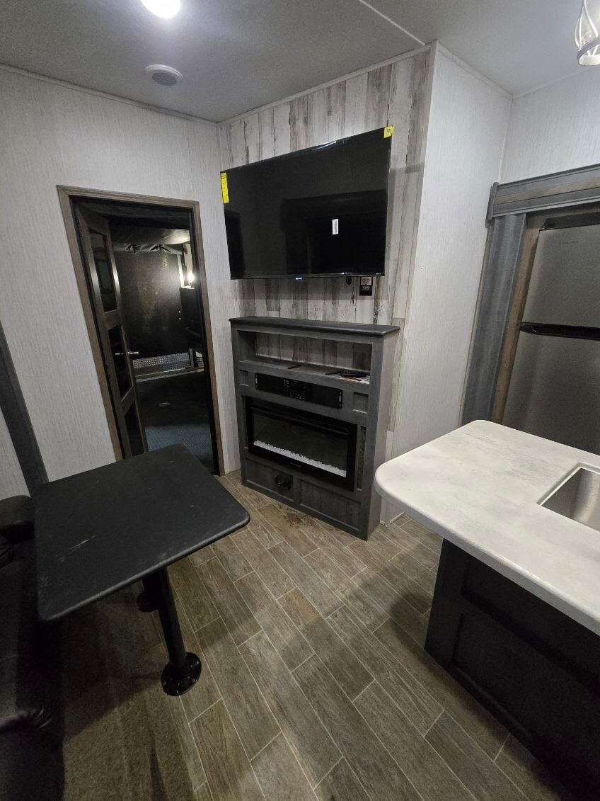 2020 White Forest River PUMA PALAMINO UNLEASHED TOY HAULER PTF 383DSS FIFTH WHEEL CAMPER