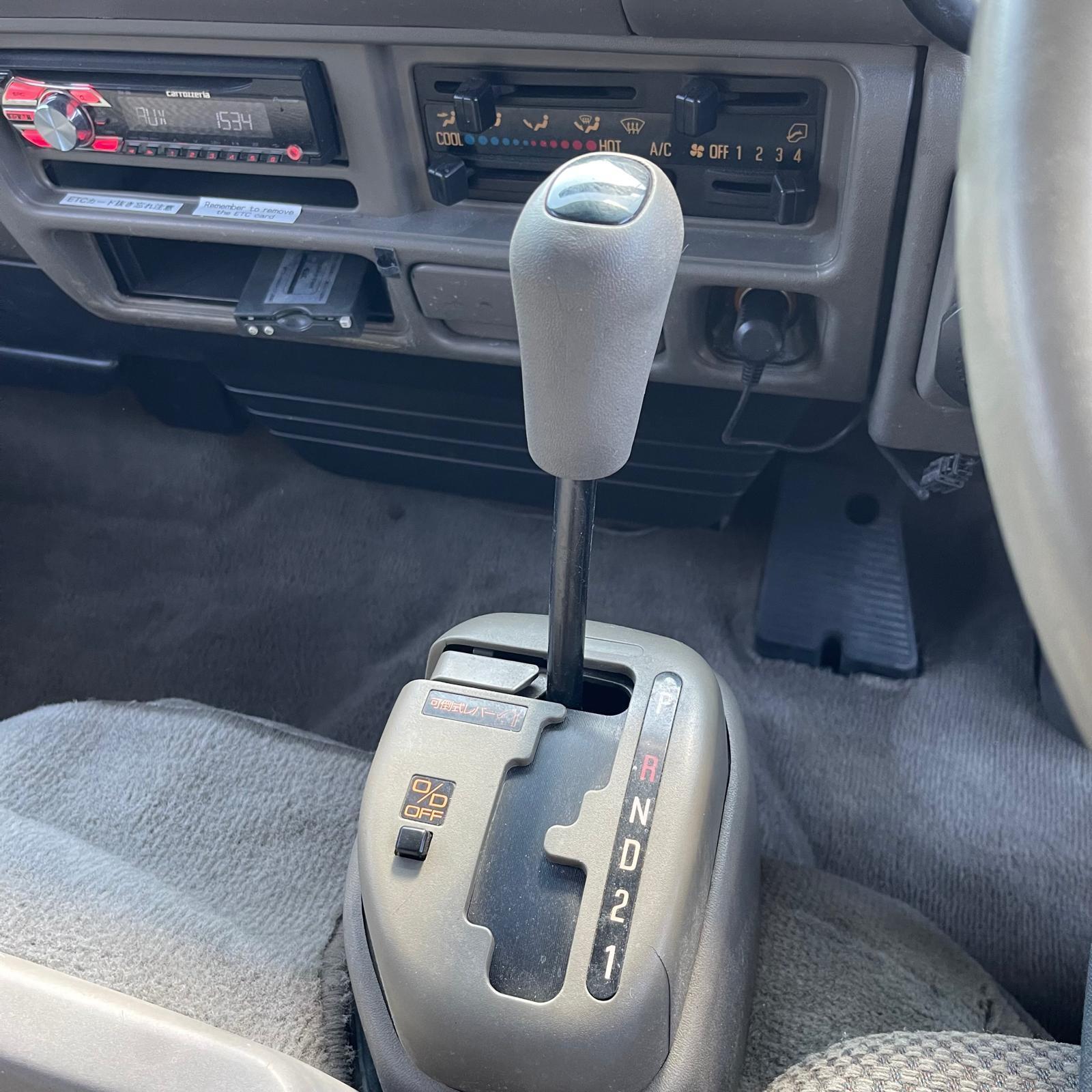 1997 White ISUZU ELF RV