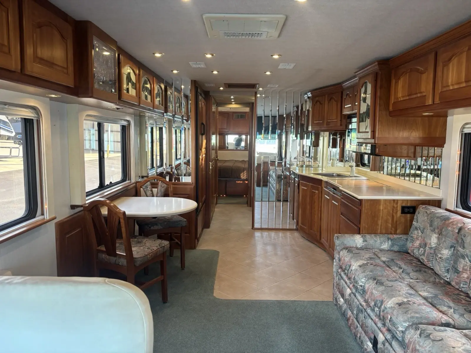 2000 Country Coach Galley sensation