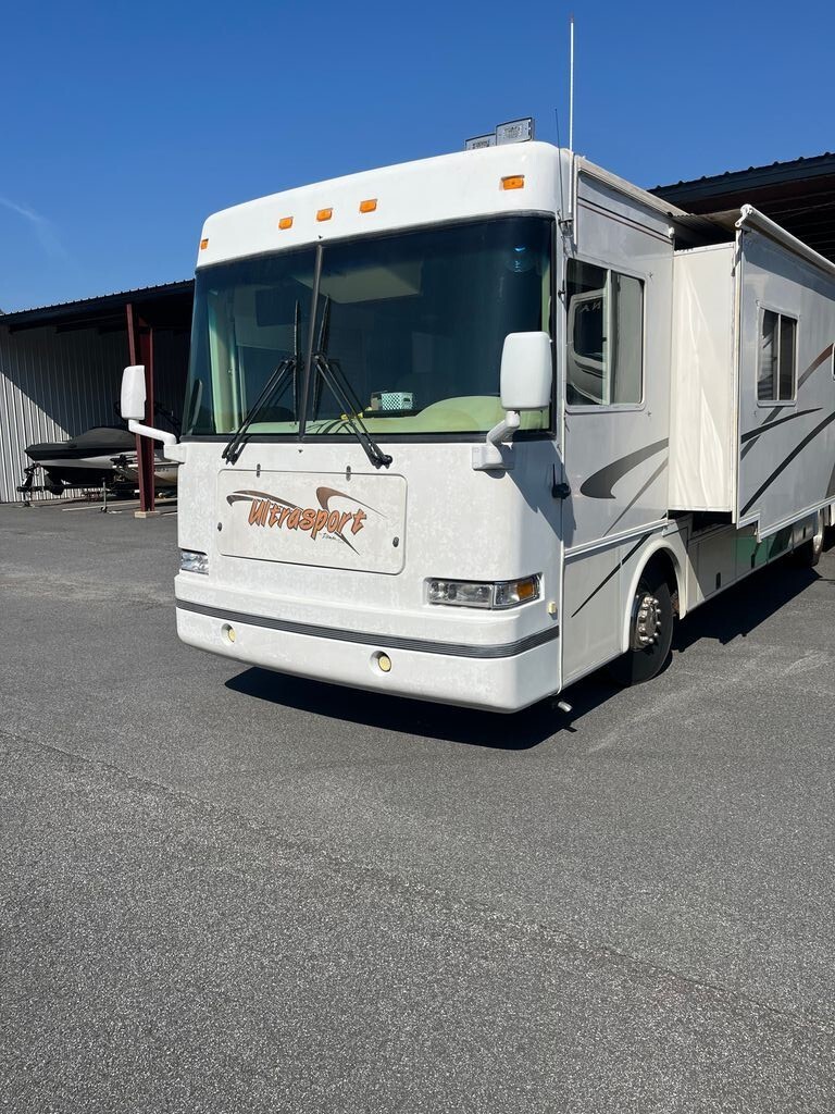 2000 Damon Escaper Class A Motorhome