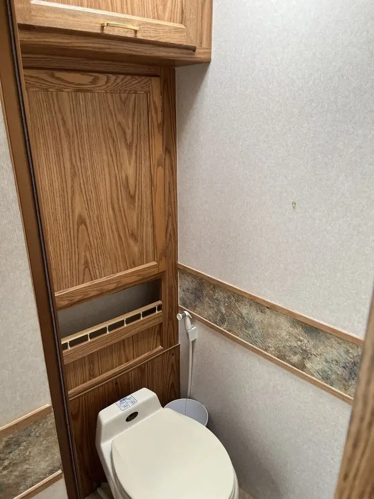 2000 National RV Dolphin Class A Motorhome