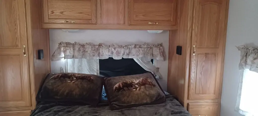 2001 Shasta Cheyenne Class C Motorhome