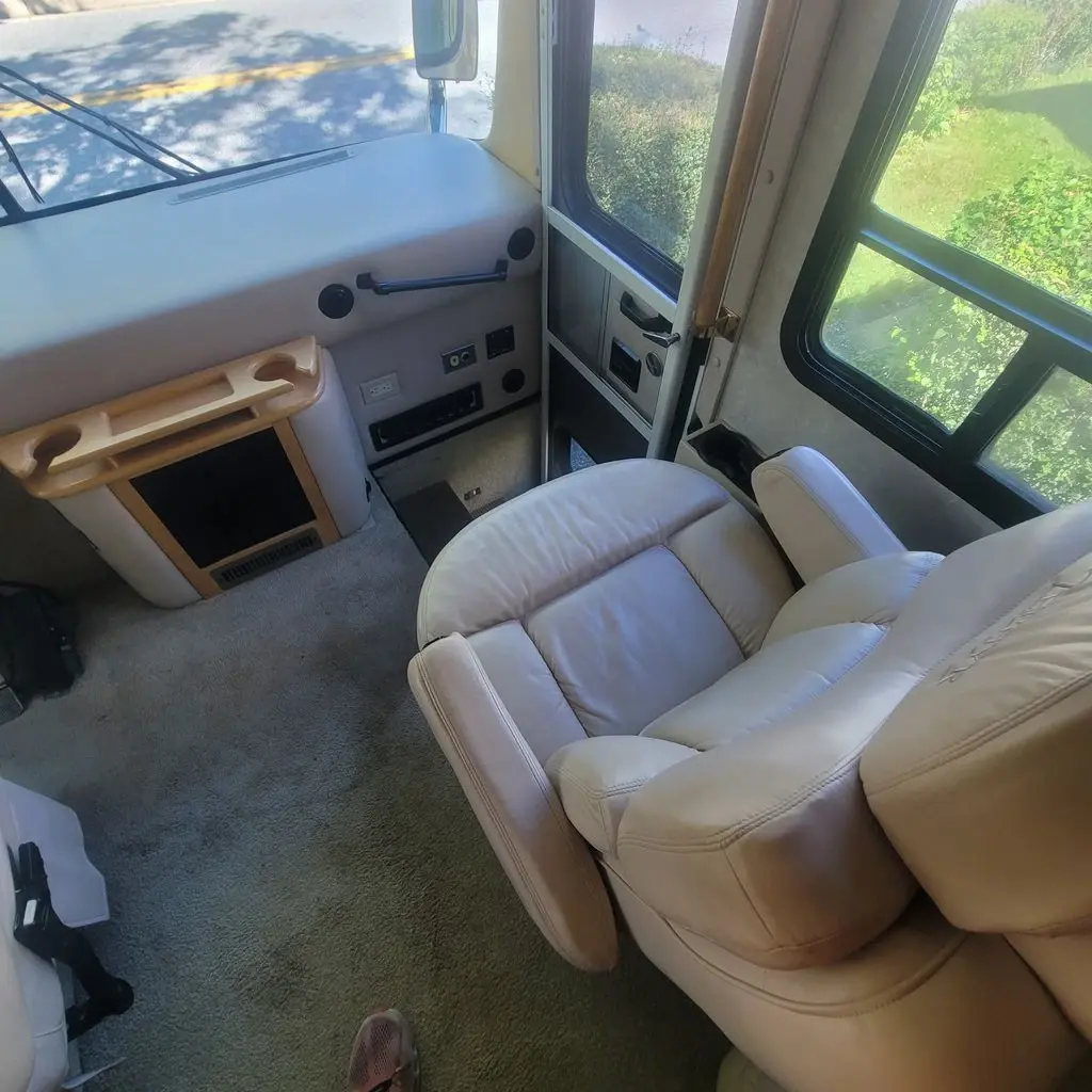 2002 Tiffin Motorhomes Zephyr Class A Motorhome