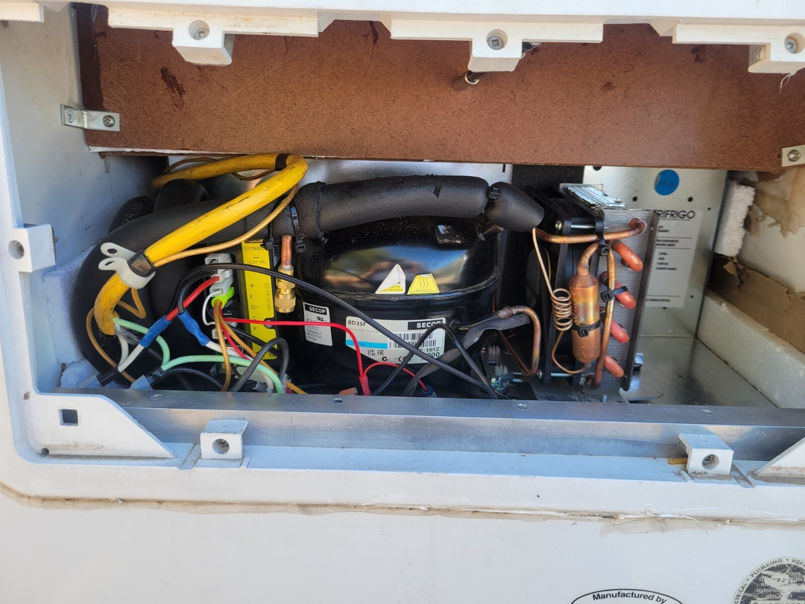 2004 Pleasure-Way class b