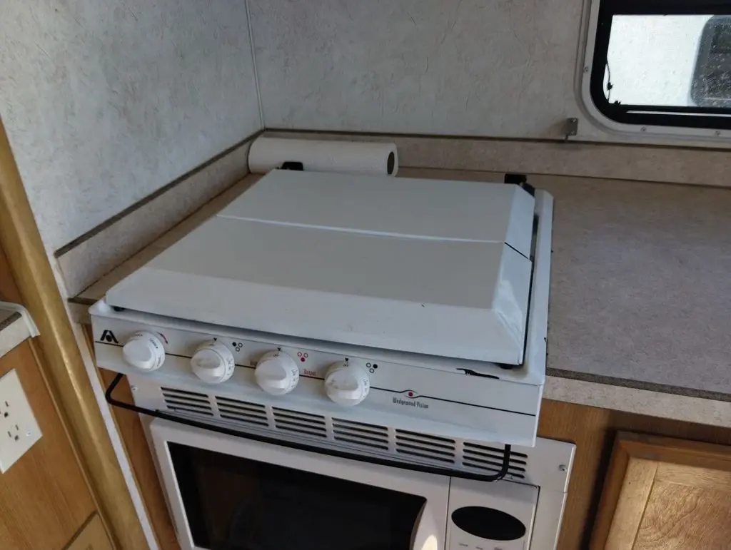 2005 Lance Lance Truck Camper