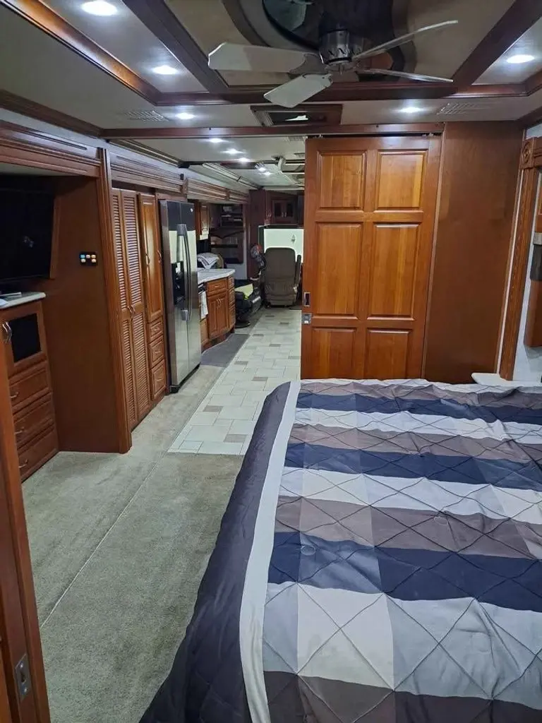 2010 American Coach American Tradition Class A Motorhome