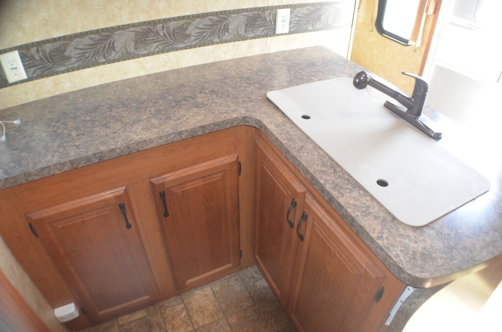 2010 Forest River Sandpiper Fifth Wheel