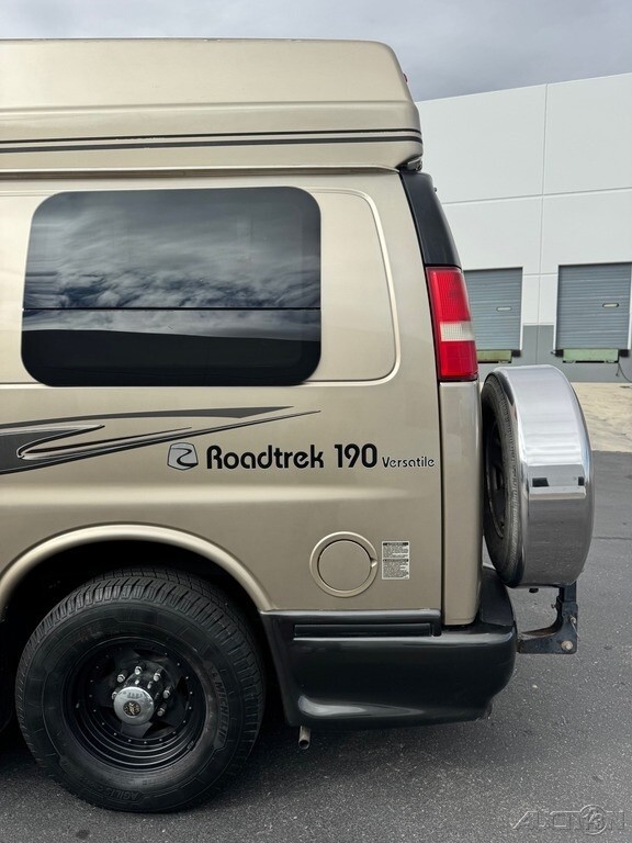 2010 Roadtrek 190 Versatile Motorized Class B
