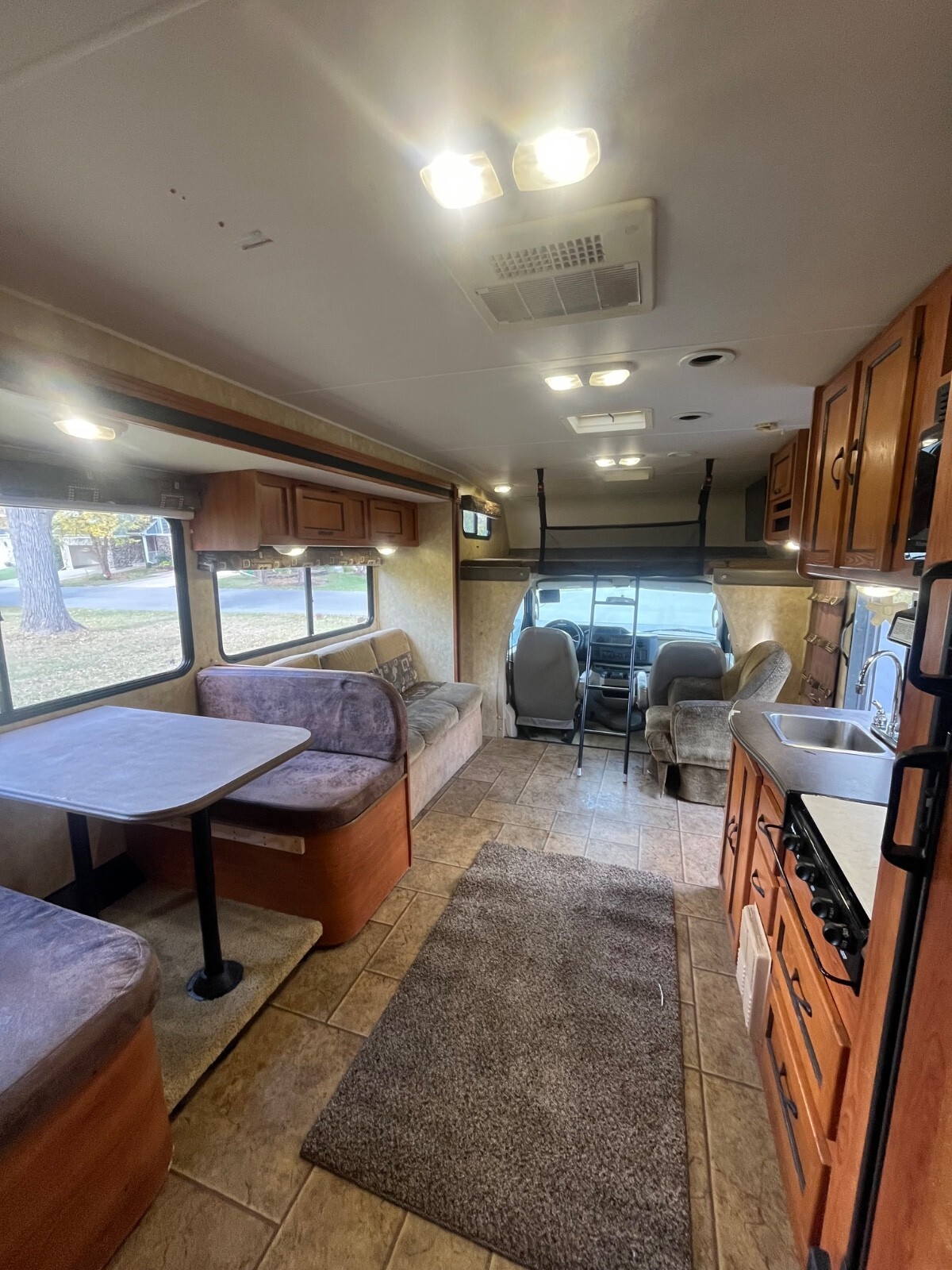 2011 Coachmen motorhome