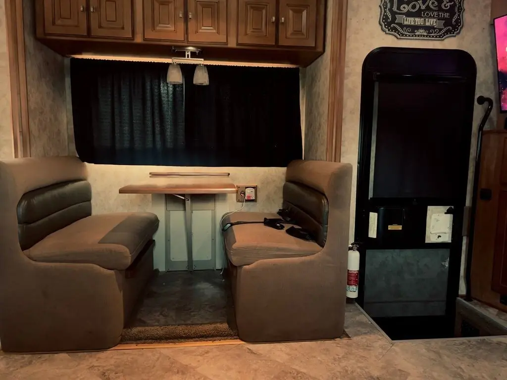 2011 Itasca Suncruiser Class A Motorhome