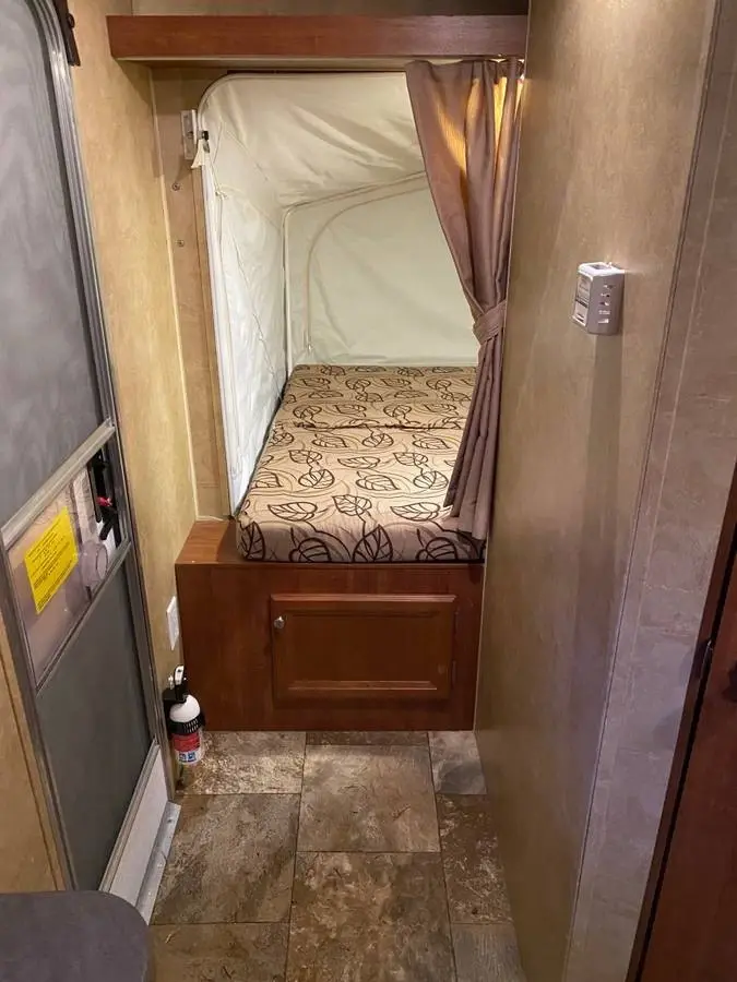 2012 Jayco 165RB Travel Trailer / Camper