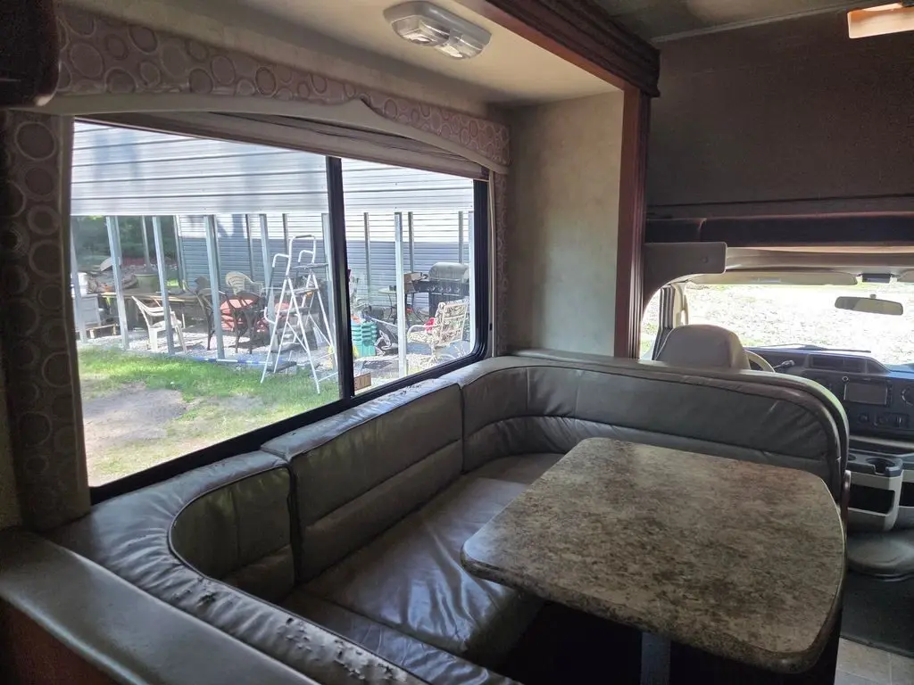 2013 Thor Motor Coach Chateau Class C Motorhome