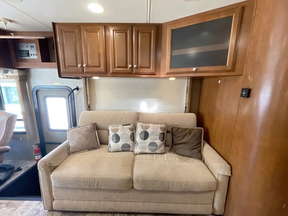 2013 Thor Motor Coach Palazzo Motorized Class A