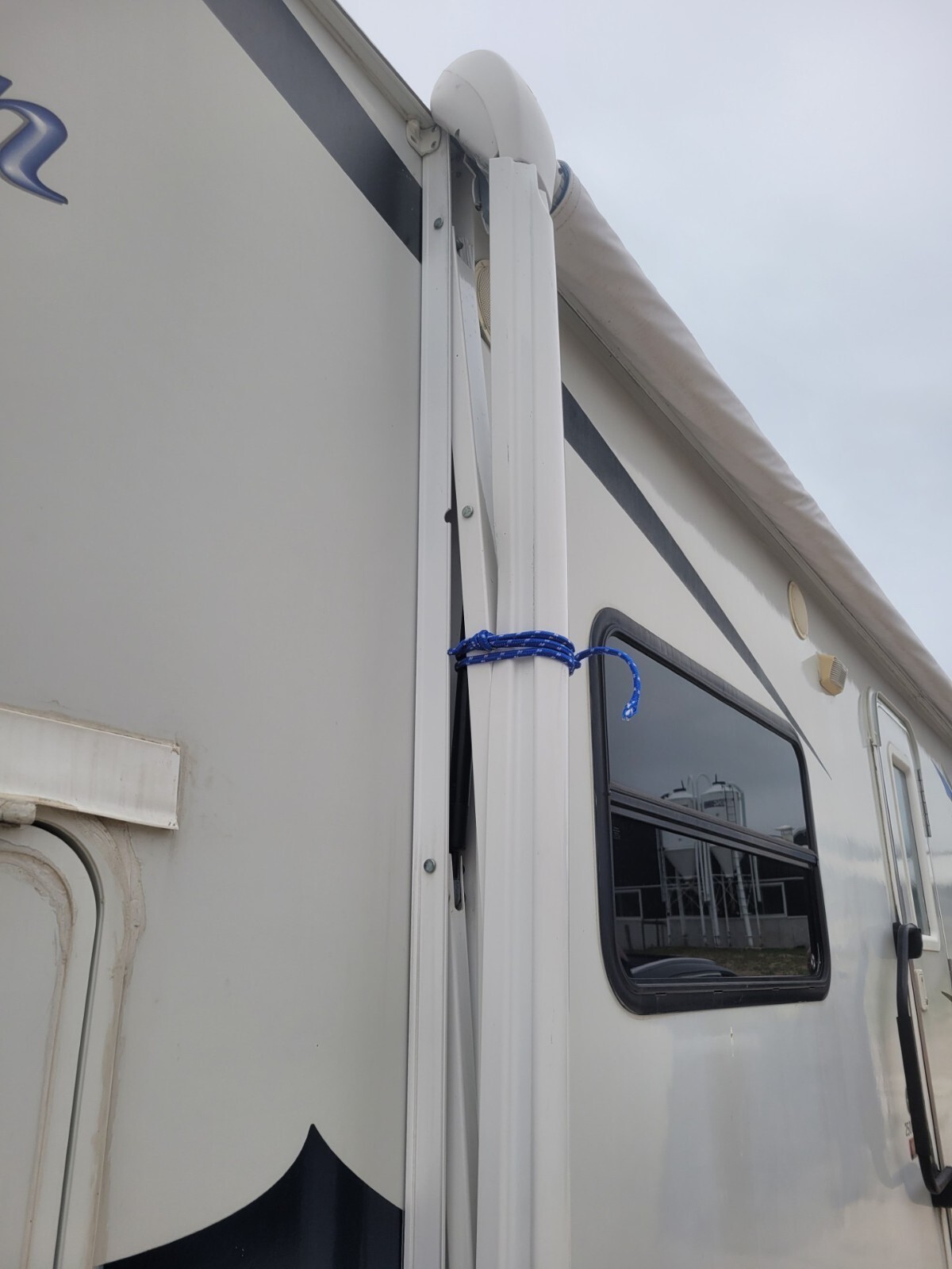 2013 Winnebego Remington SunnyBrook 2500FBS Travel Trailer