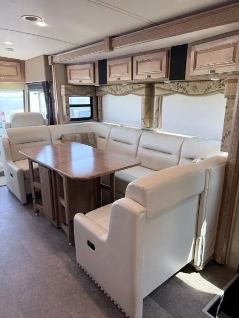 2014 Itasca Sunova Class A Motorhome