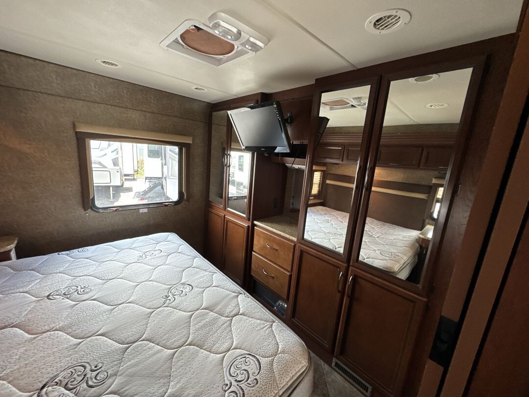 2014 Thor Motor Coach ACE