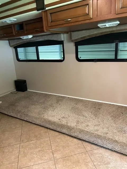 2015 Fleetwood Bounder Classic Motorized Class A