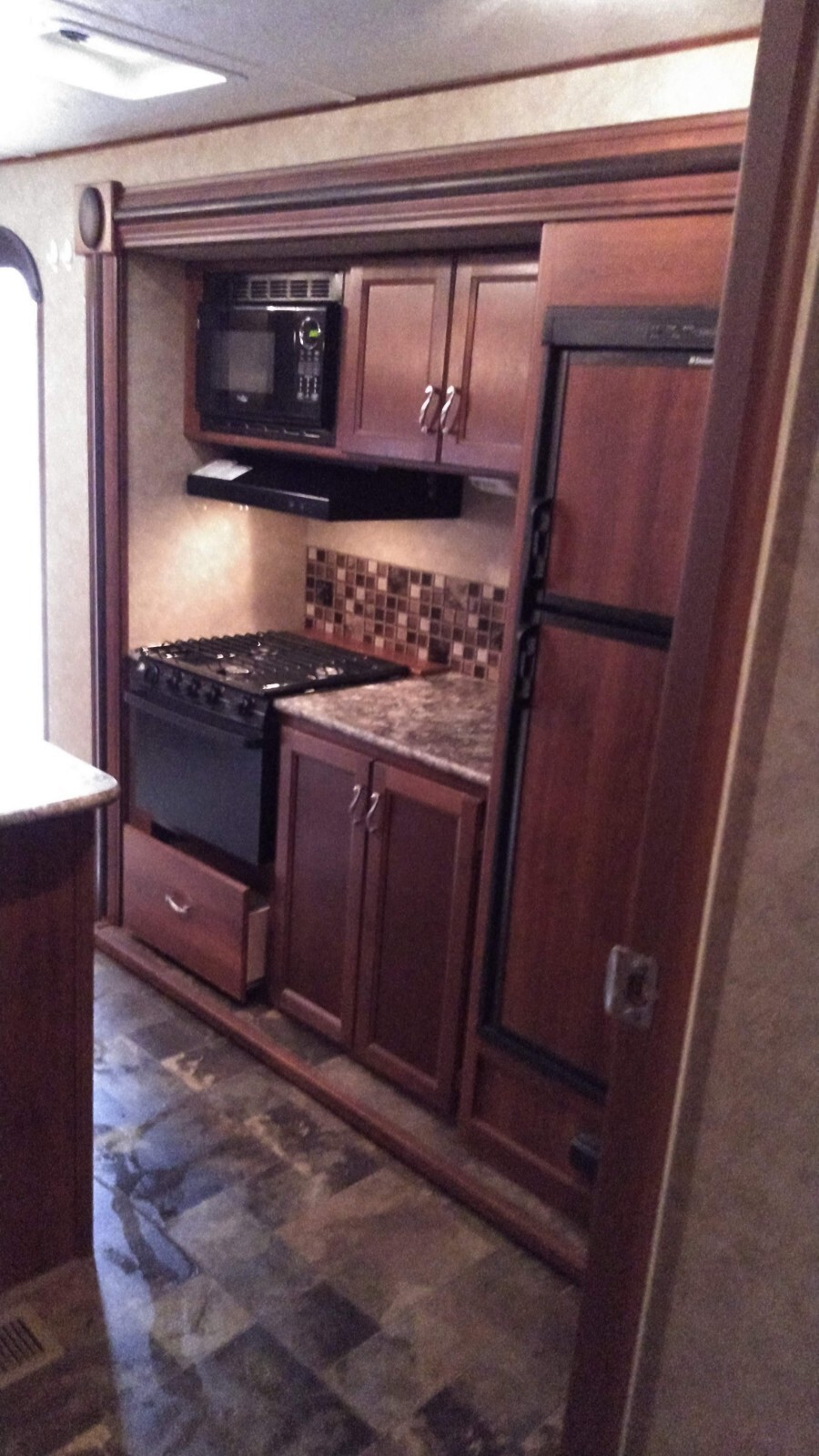 2015 PRIME TIME Freedom Express Ultra-Lite Travel Trailer