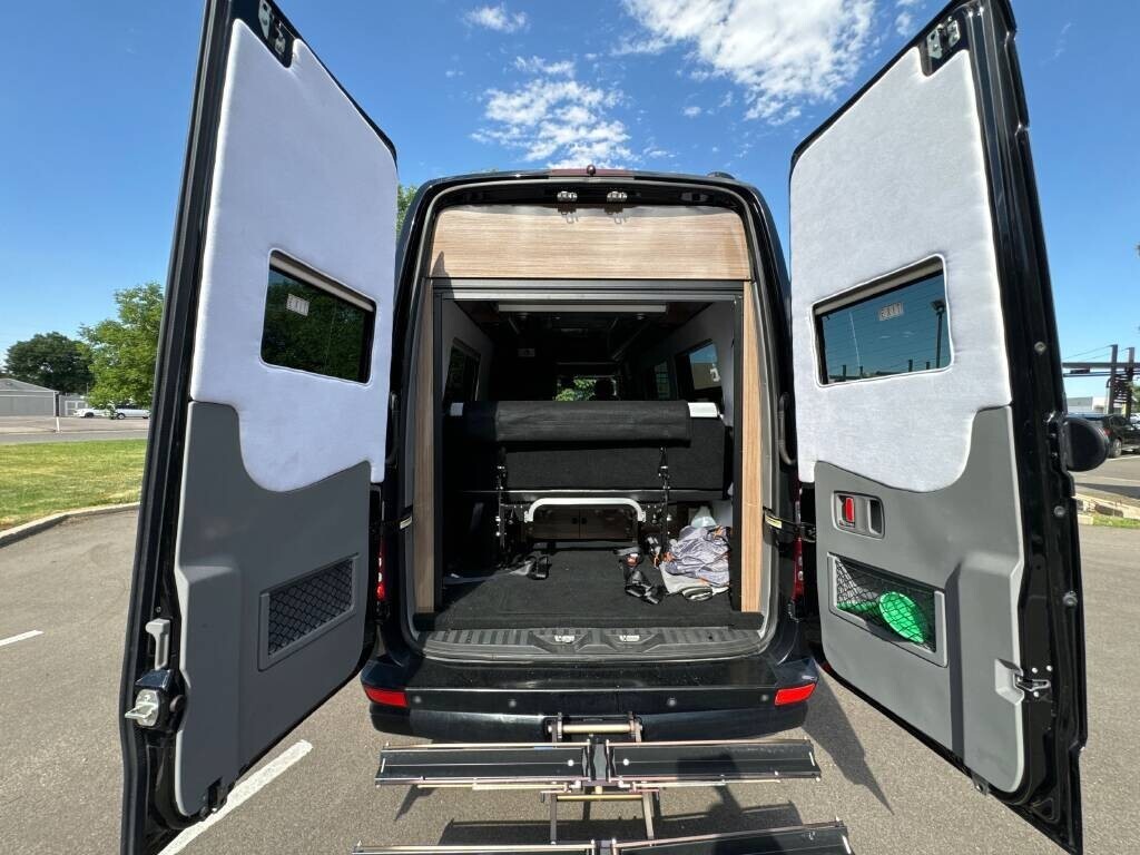 2016 Airstream INTERSTATE GRAND TOUR EXT