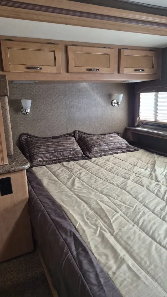 2016 Thor Motor Coach Freedom Elite Class C Motorhome