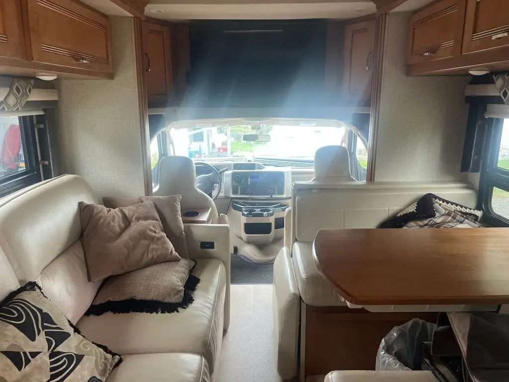2016 Winnebago Itasca Cambria Class C Motorhome