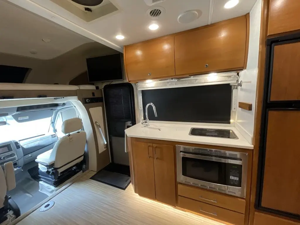 2017 Tiffin Motorhomes Wayfarer