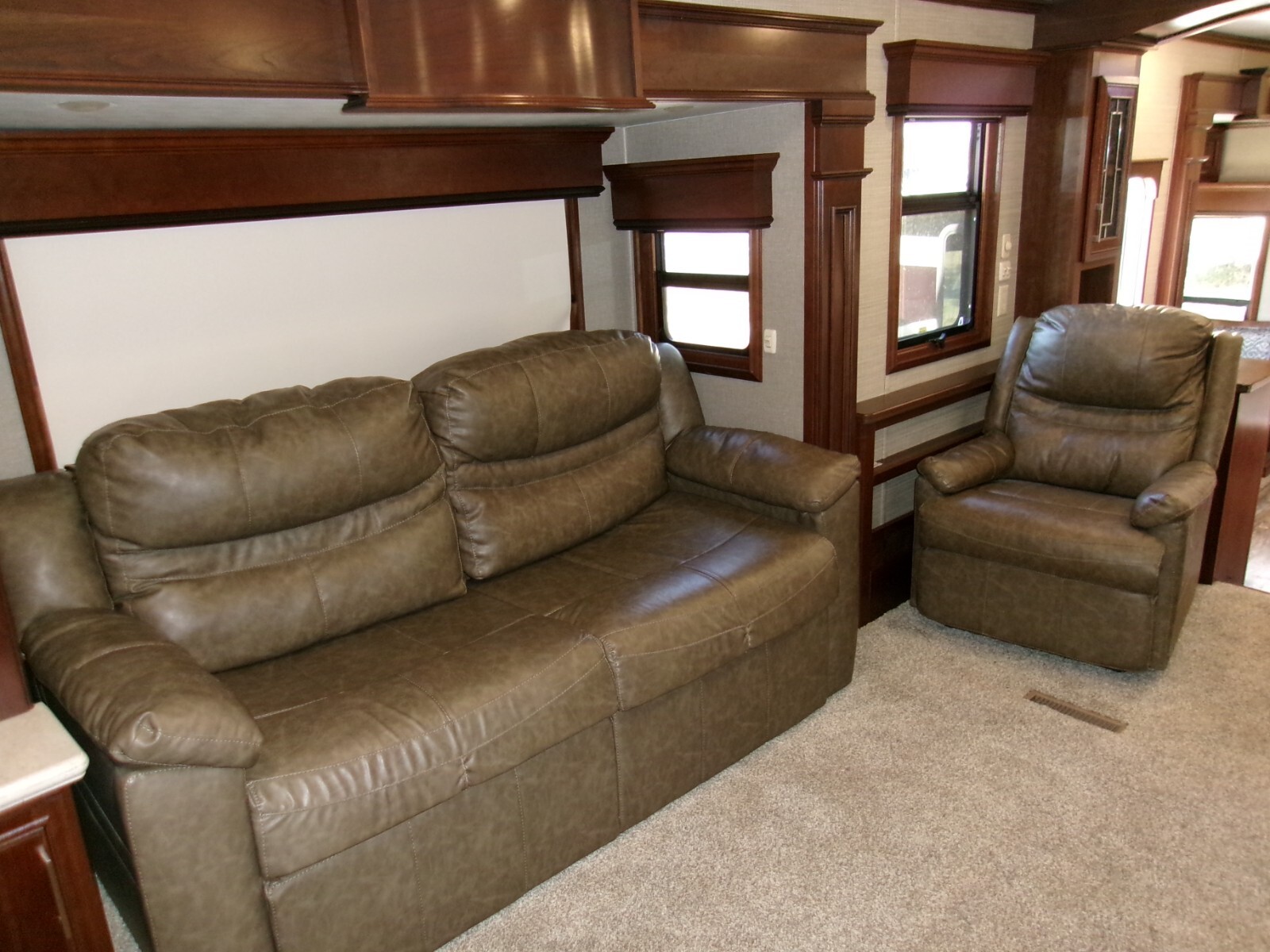 2018 DRV Luxury Suites Mobile Suites 44 NASHVILLE
