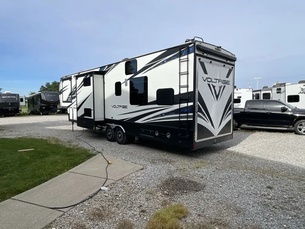 2018 Dutchmen Voltage V-Series