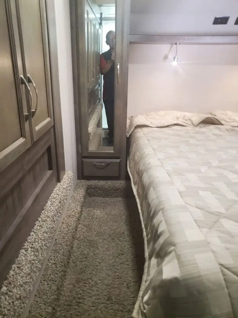 2018 Winnebago Minnie Plus Fifth Wheel