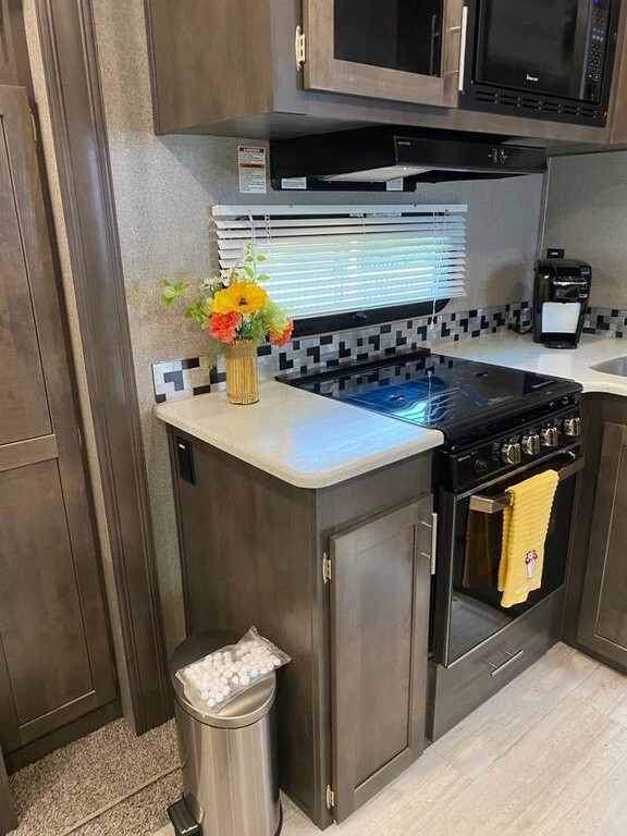 2019 Forest River Rockwood Ultra Lite FW Fifth Wheel