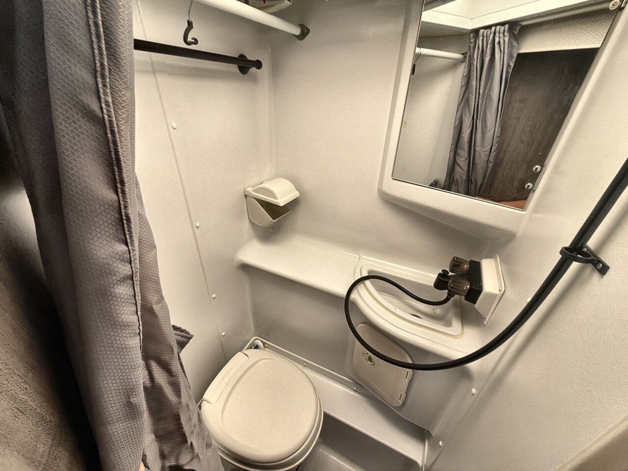 2019 Lance Lance Truck Camper