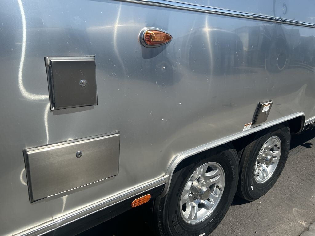 2020 Airstream 33FBQ Classic