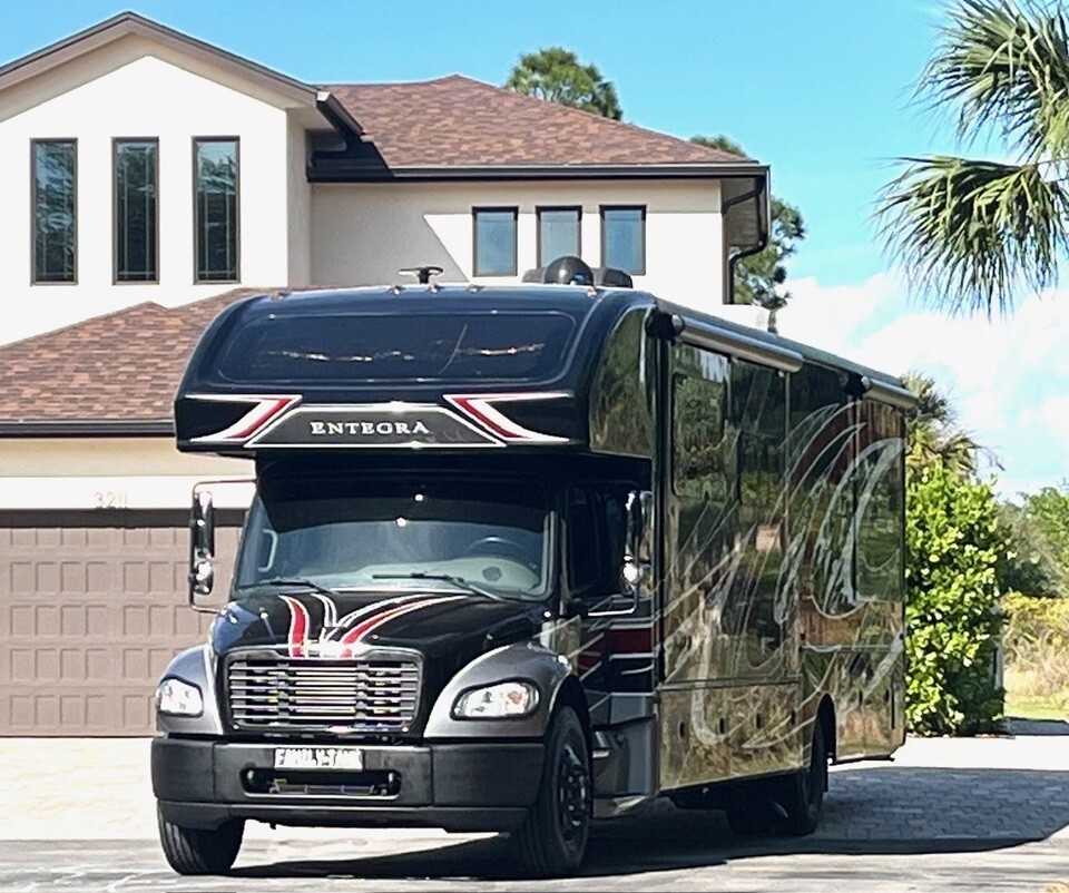 2020 Entegra ACCOLADE 37L SUPER C