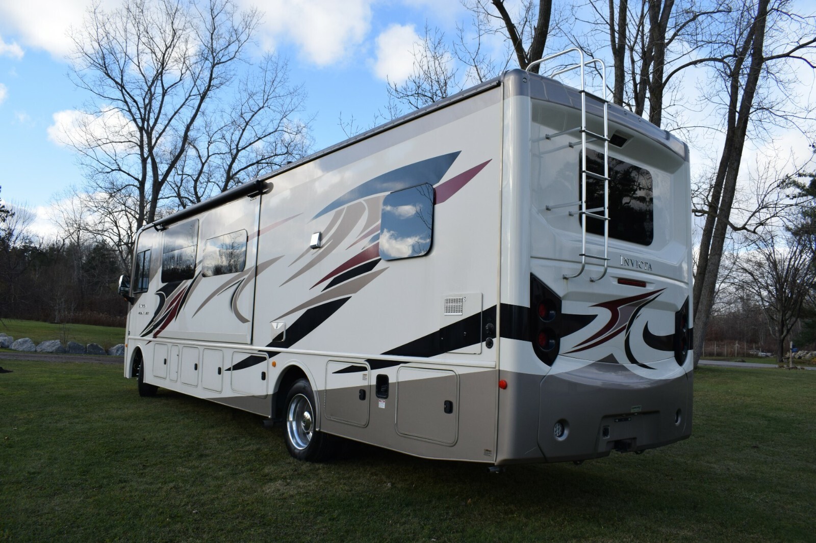 2020 Holiday Rambler