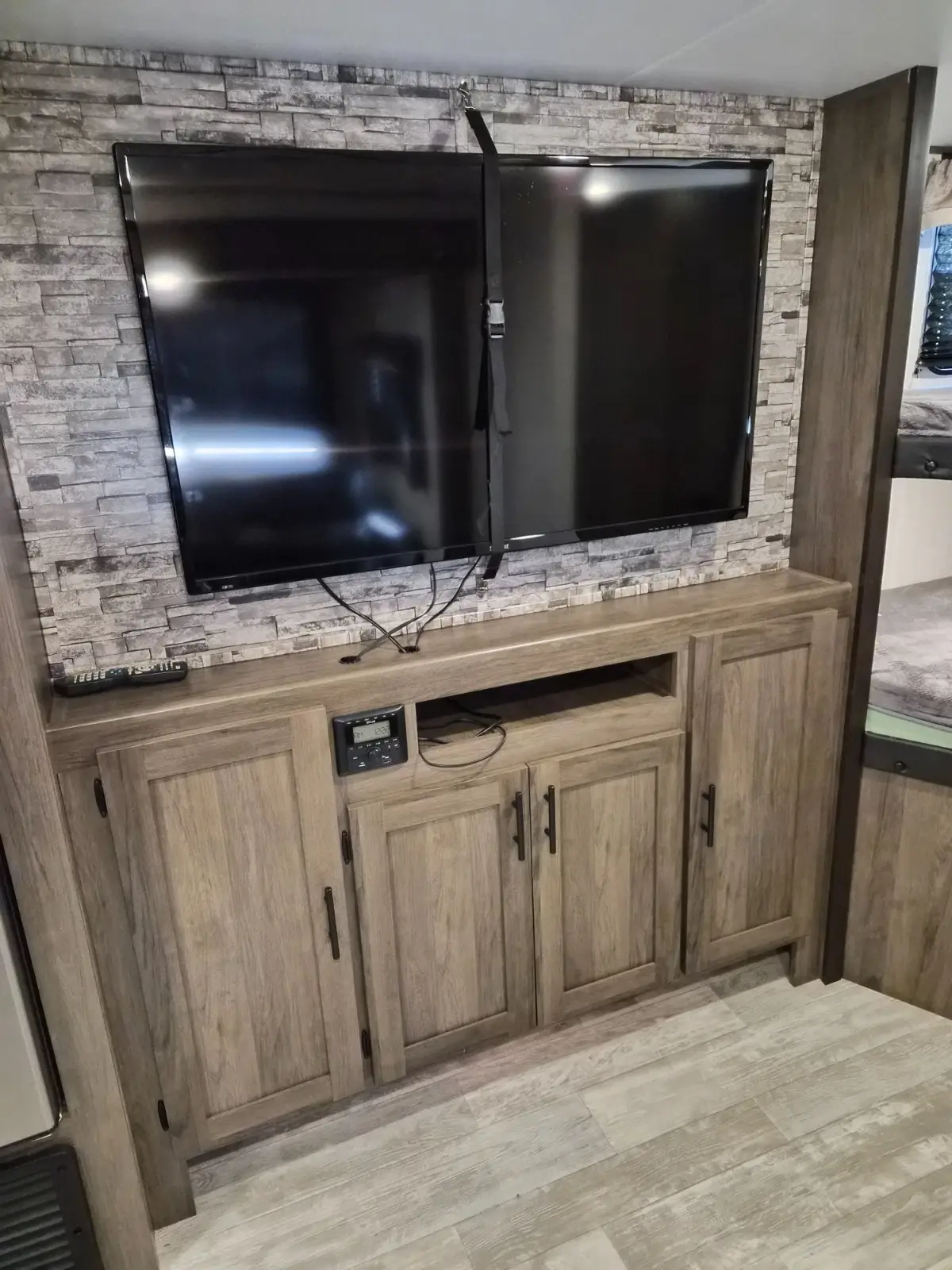 2021 Forest River Avenger LT 17FQS Travel Trailer