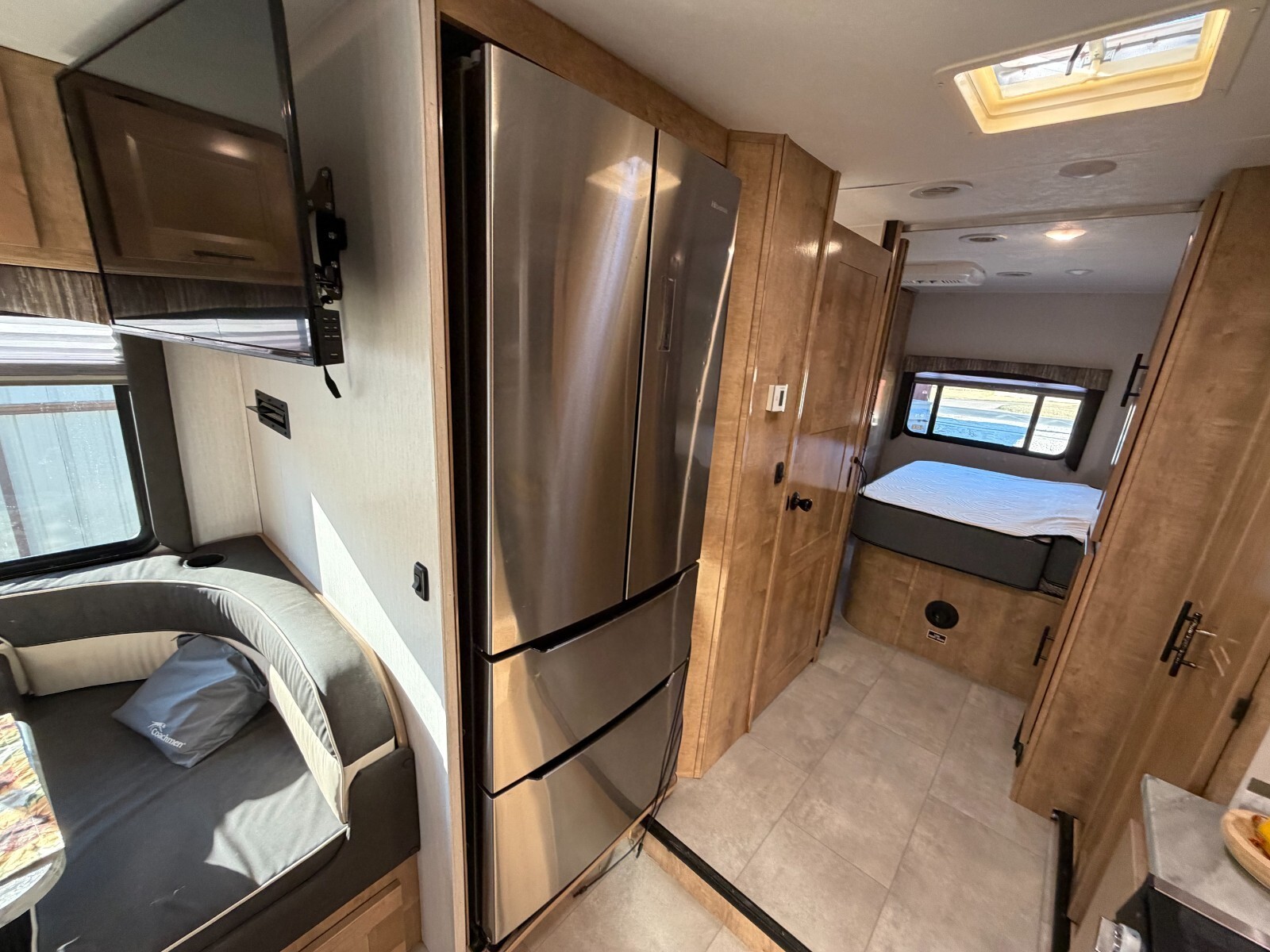 2021 Coachmen Leprechaun