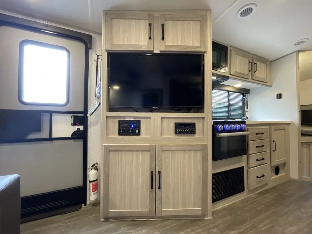 2022 Cruiser RV Twilight Signature