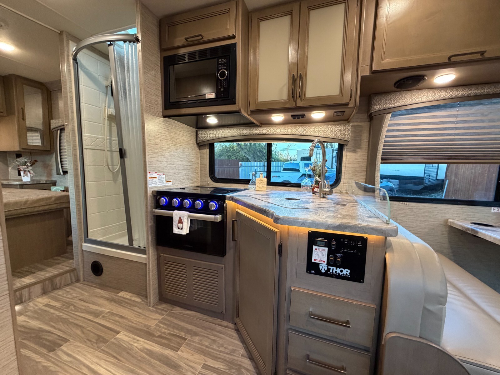 2022 Thor Four Winds 28A