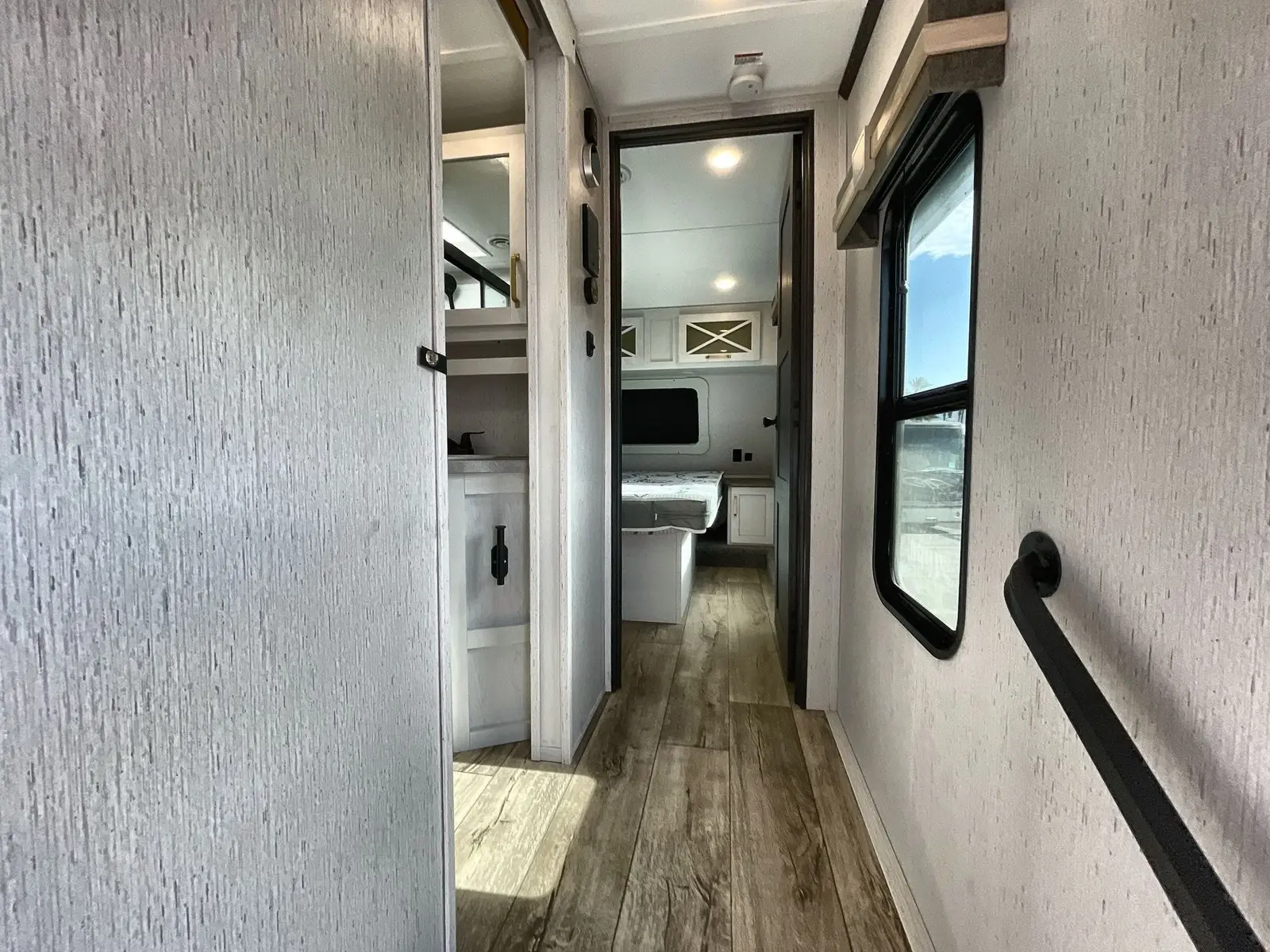 2023 Dutchmen Astoria 1500 Series