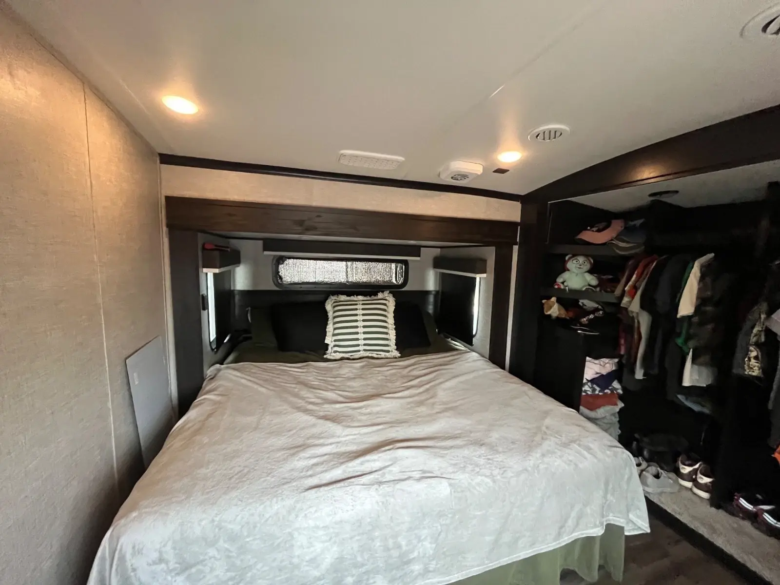 2023 Jayco Northpoint 373 BHOK