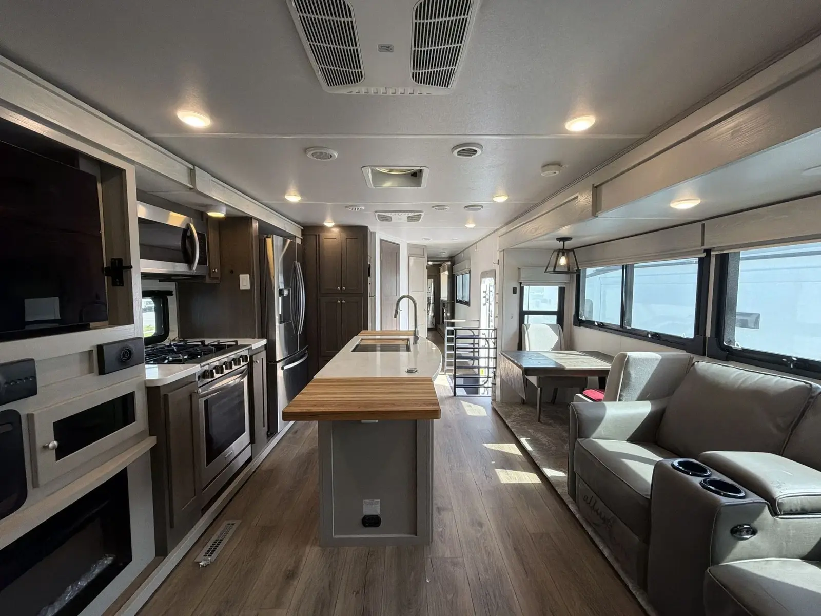 2023 Palomino RIVER RANCH